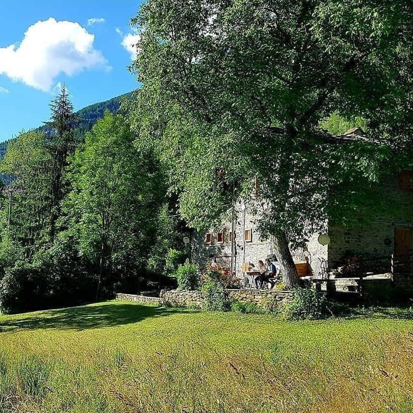라살 Grange Epiney Bed E Breakfast B&B 외부 사진