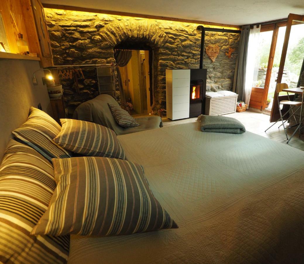 라살 Grange Epiney Bed E Breakfast B&B 외부 사진