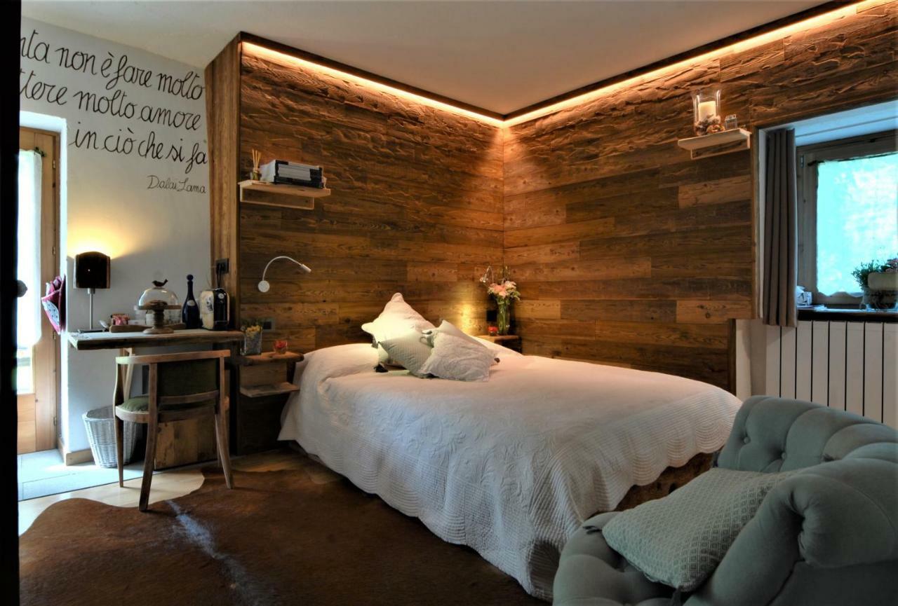 라살 Grange Epiney Bed E Breakfast B&B 외부 사진
